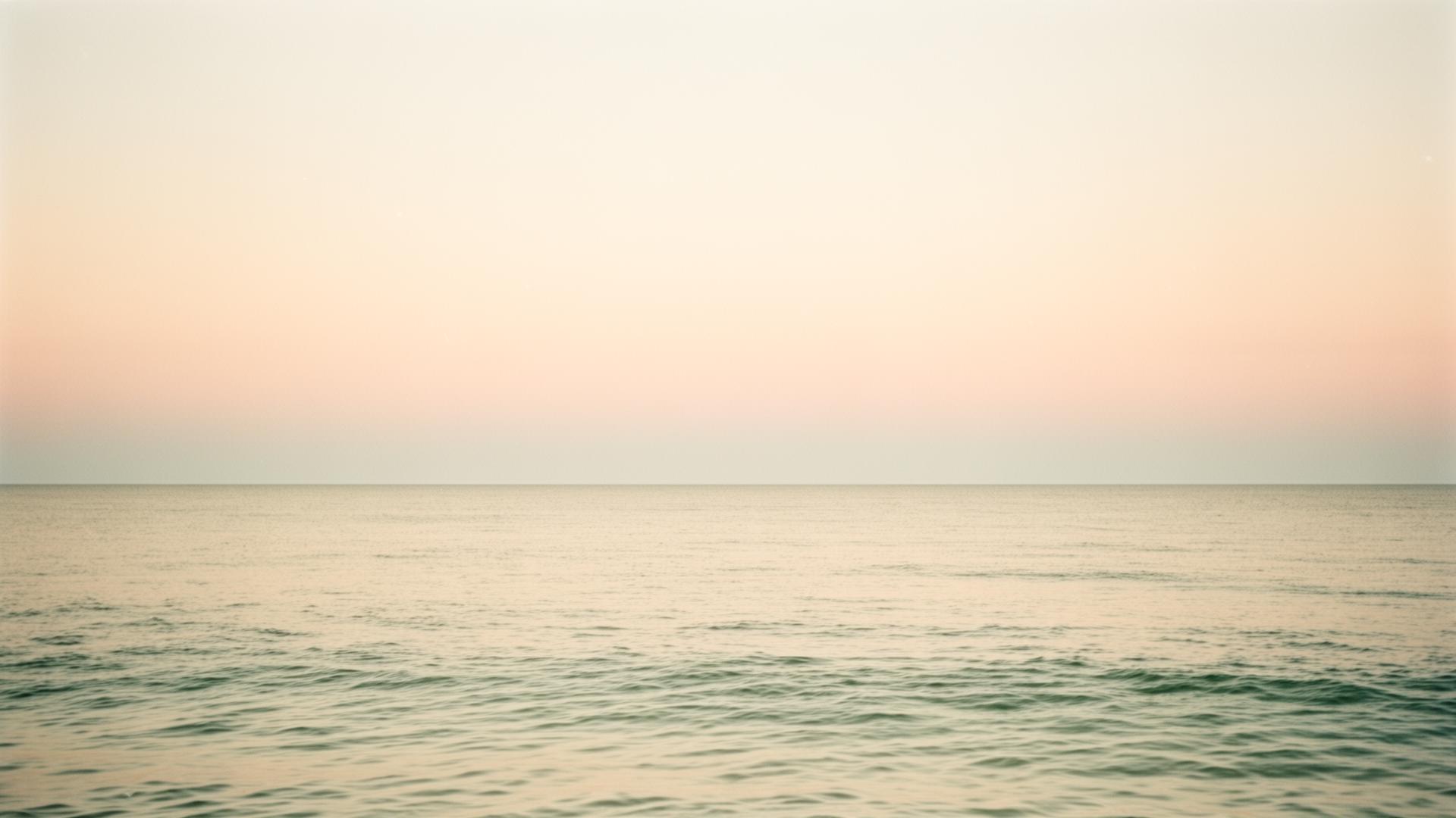 Calm ocean horizon at dawn